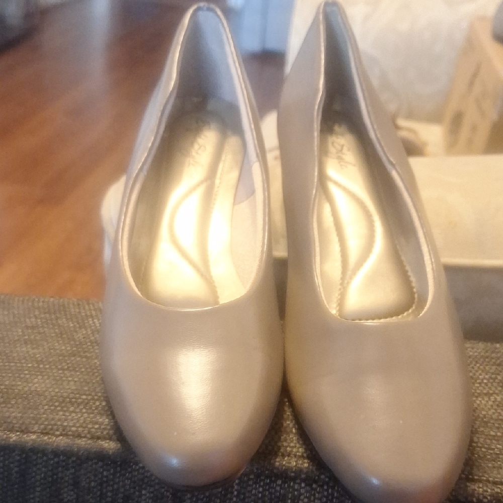 Classic Taupe Women’s Pumps - Neutral Leather Look
